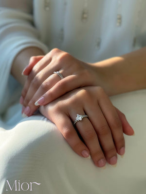 Oval Pearl Silver Ring – Elegant Women’s Fashion Jewelry