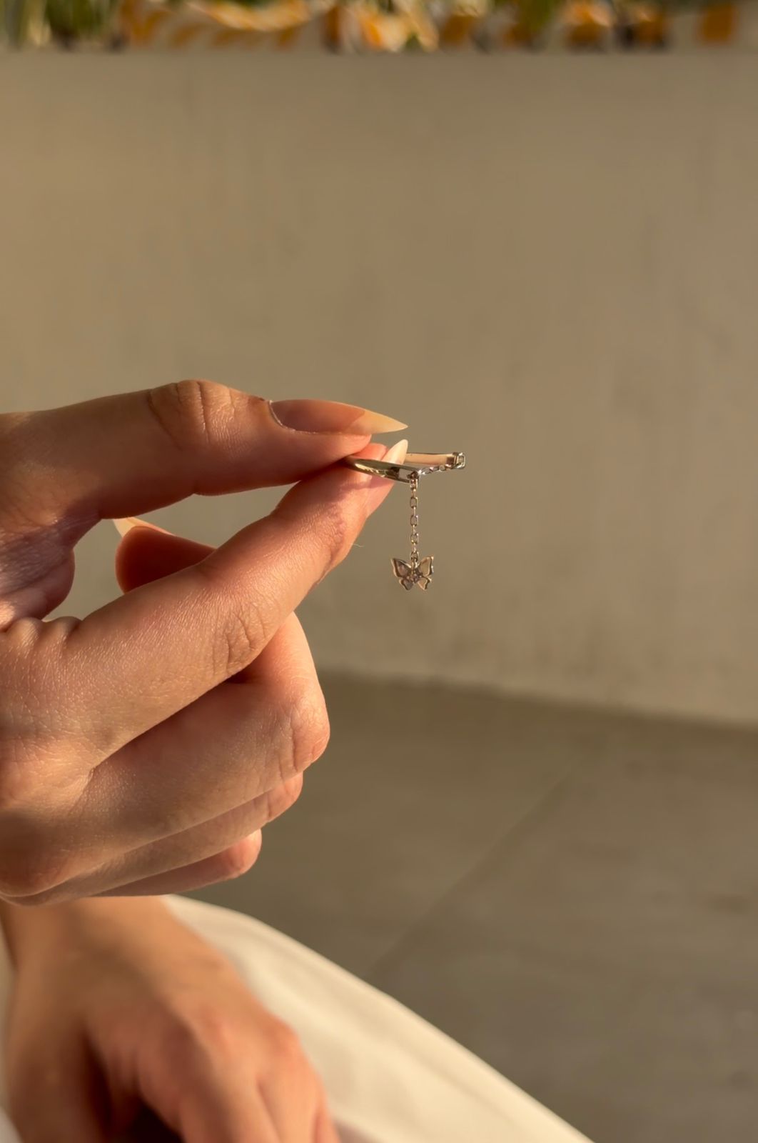 خاتم فضة بلمسة فراشة رقيقة